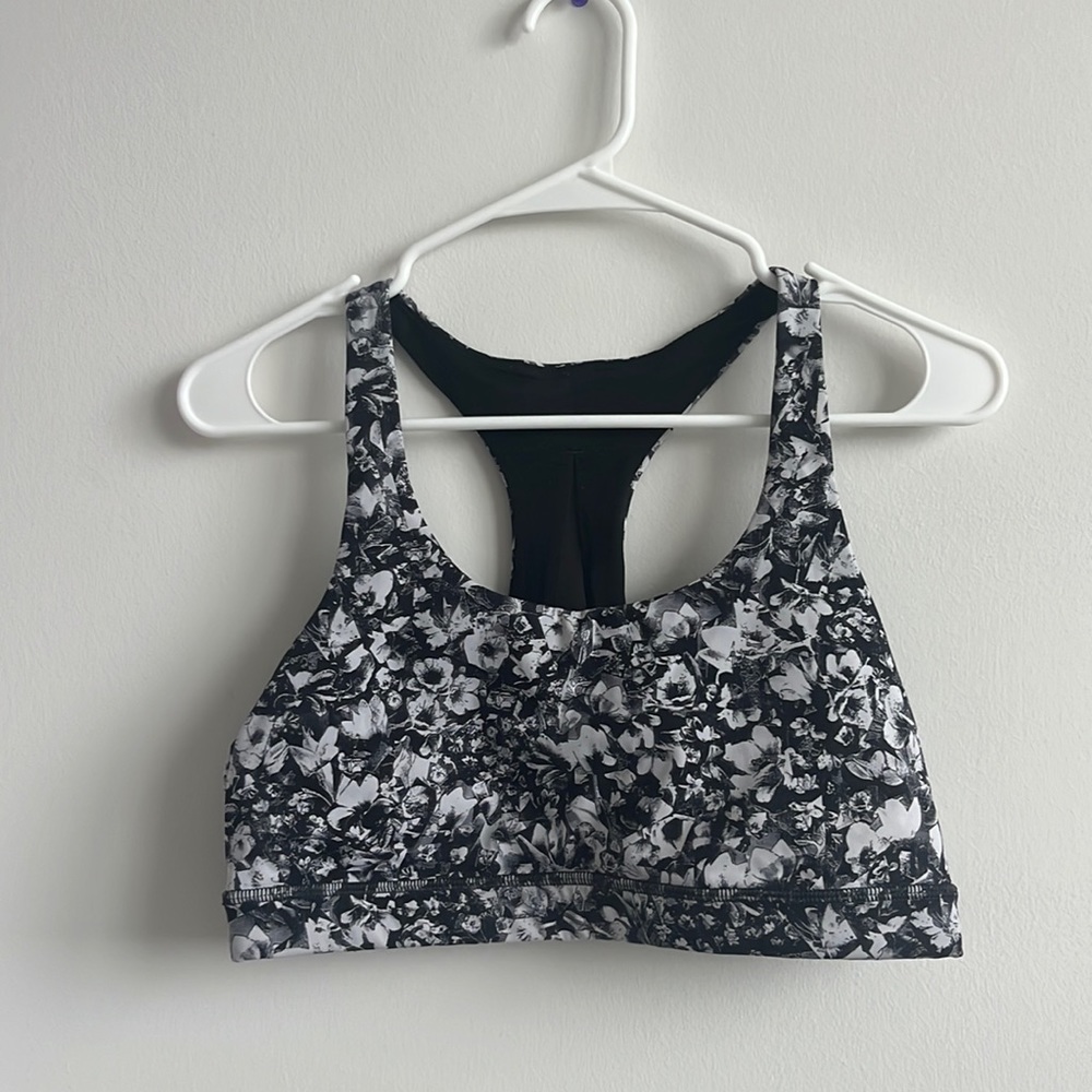 Womens Lululemon sports bra